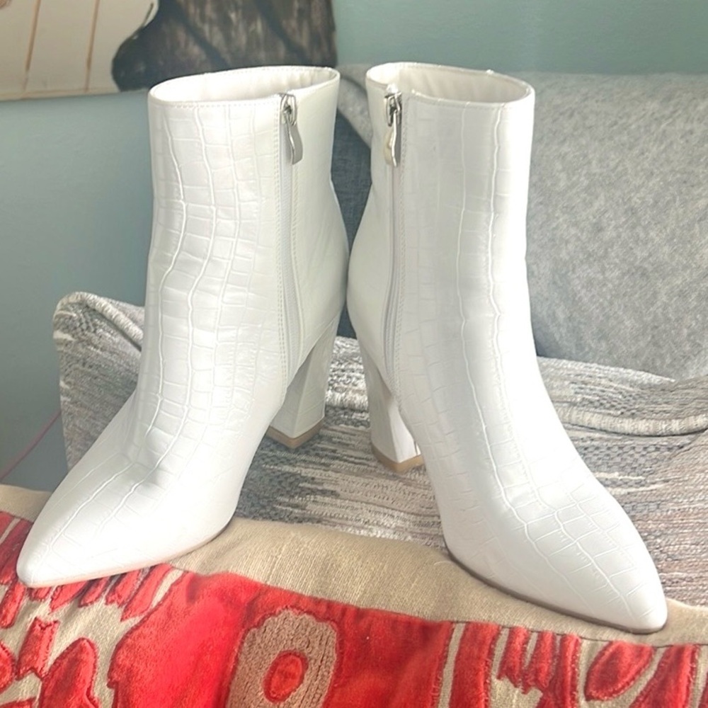 Go-Go Boots! COOL Faux Alligator-Skin Ankle Boots,Excellent Condition,Size 36